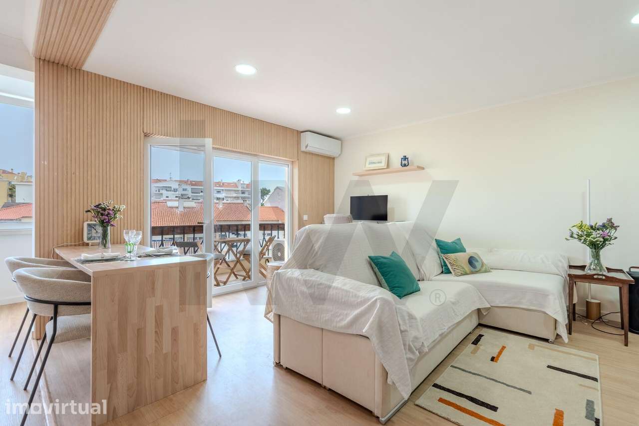 Apartamento T2 totalmente remodelado com varanda em Alvide, Cascais - Grande imagem: 2/21