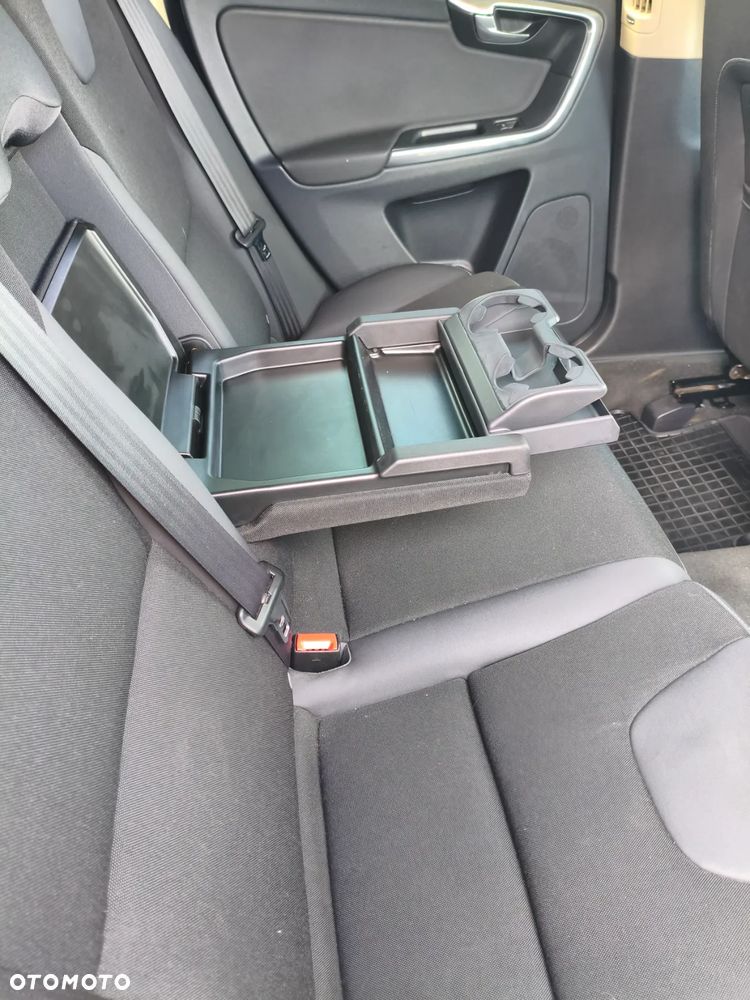 Volvo XC 60 D3 Momentum - 16