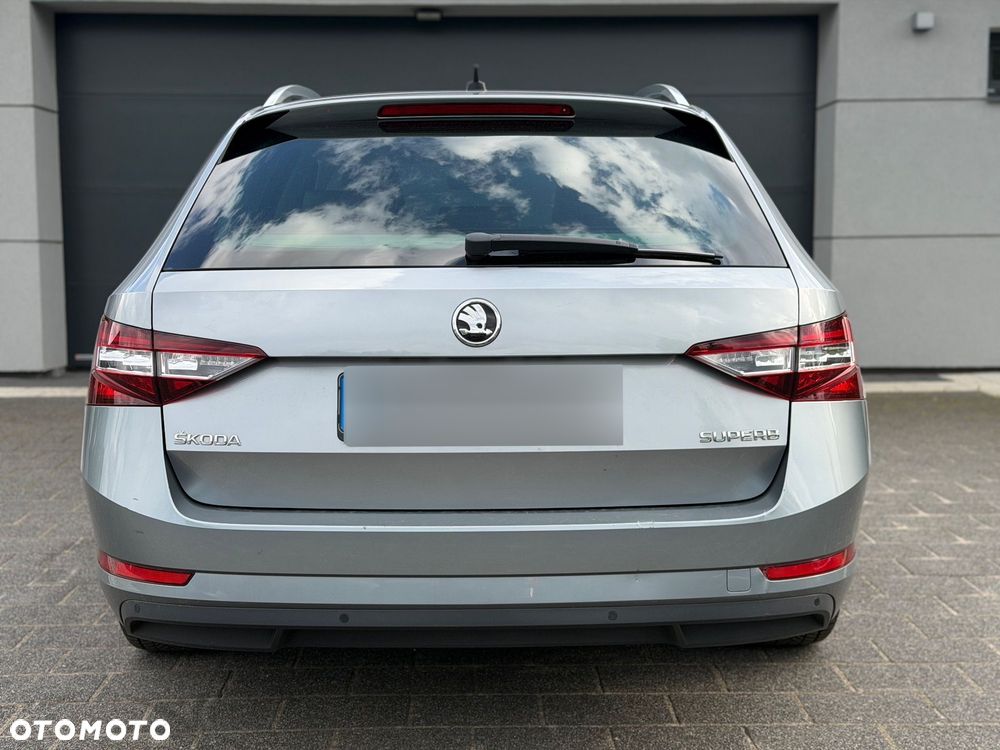 Skoda Superb 2.0 TDI DSG L&K - 8