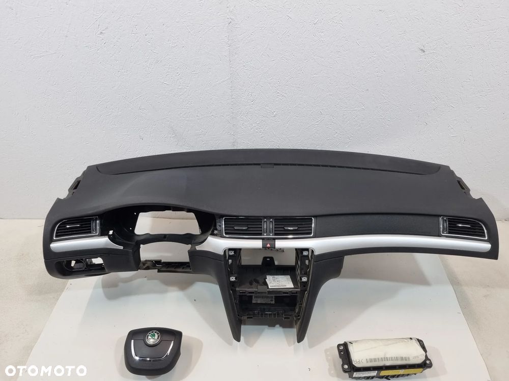 SKODA SUPERB II KONSOLA DESKA ROZDZIELCZA ORYGINAŁ AIRBAG - 2