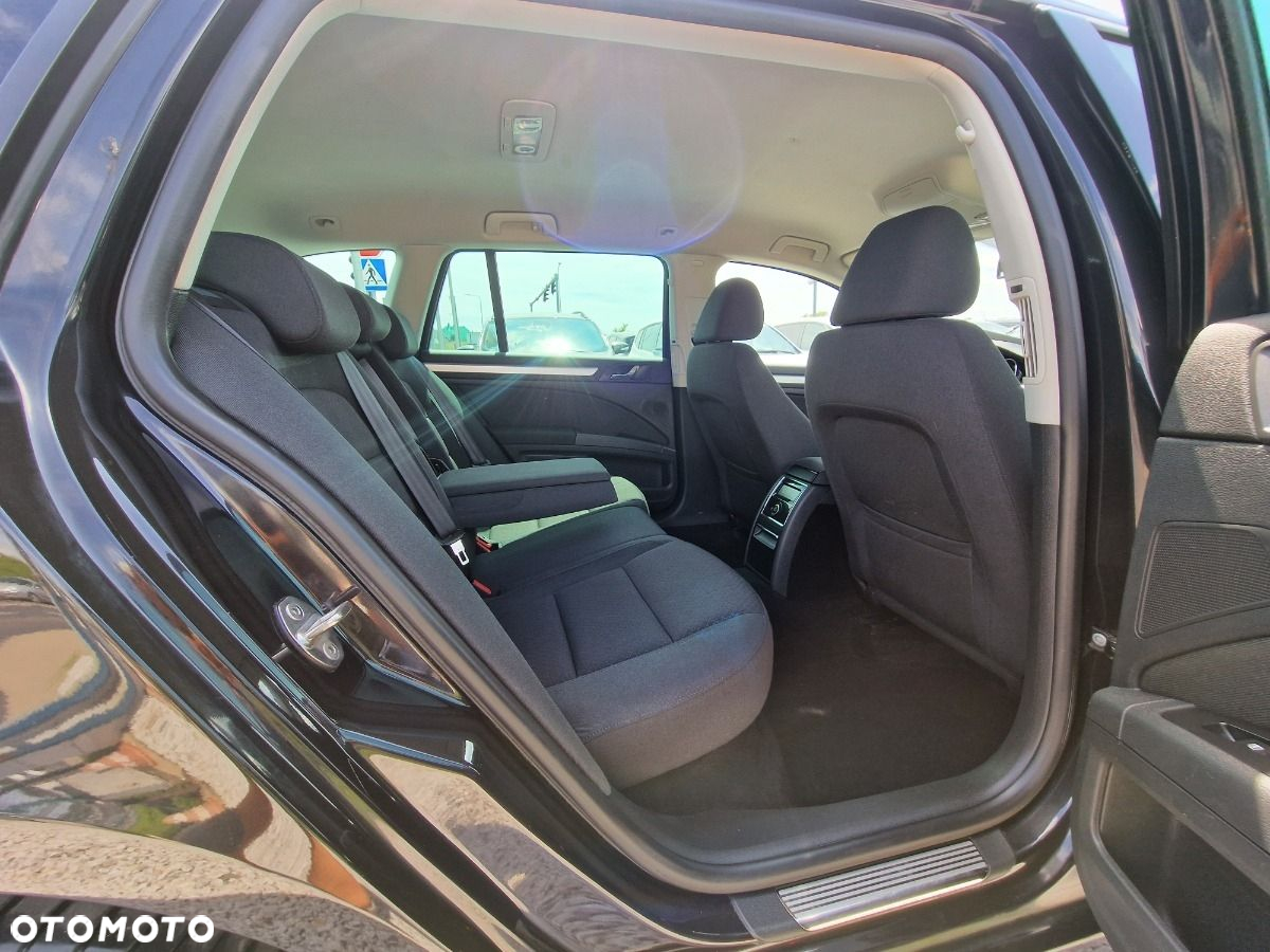Skoda Superb 2.0 TDI Active DSG - 24