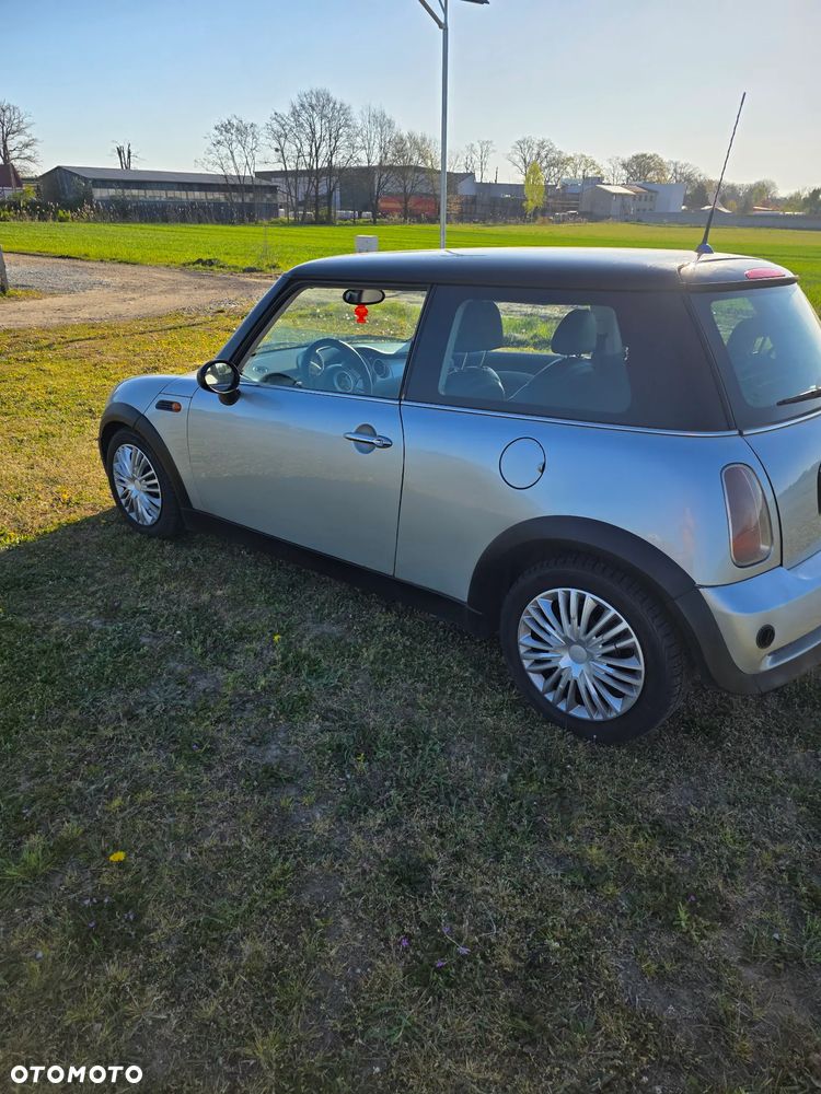 MINI Cooper Standard - 11