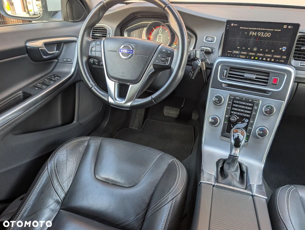 Volvo V60 D3 Geartronic Summum - 28