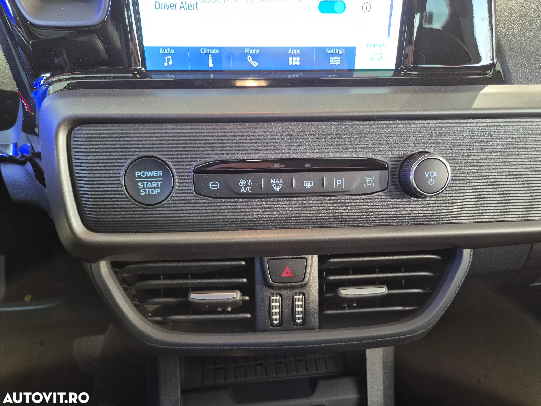 Ford Tourneo Courier 1.0 EcoBoost Titanium - 18