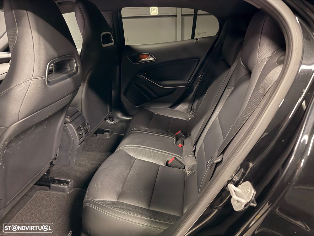 Mercedes-Benz GLA 45 AMG 4-Matic - 12