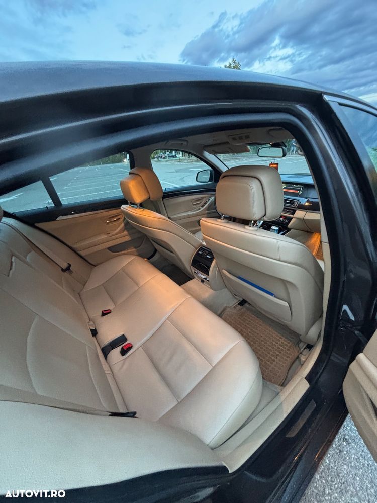 BMW Seria 5 520d Aut. Luxury Line - 8