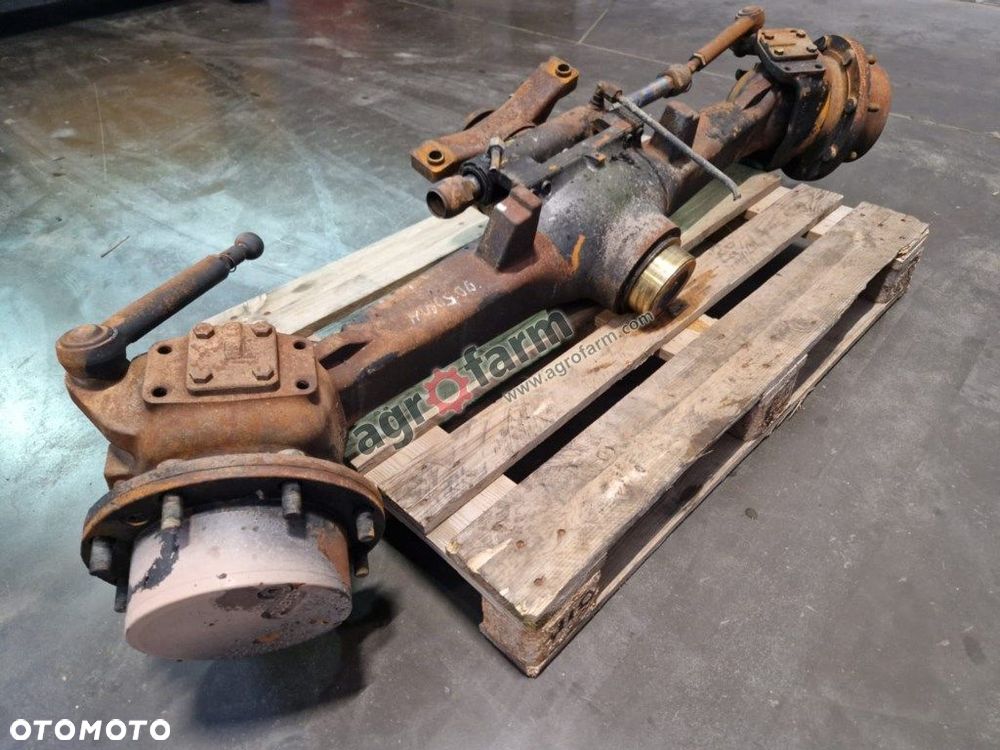 Przedni most John Deere 5080M - 1