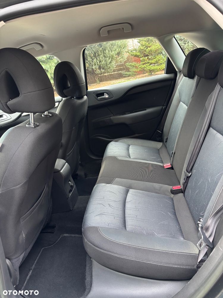 Citroën C4 e-HDi 115 ETG6 Selection - 27