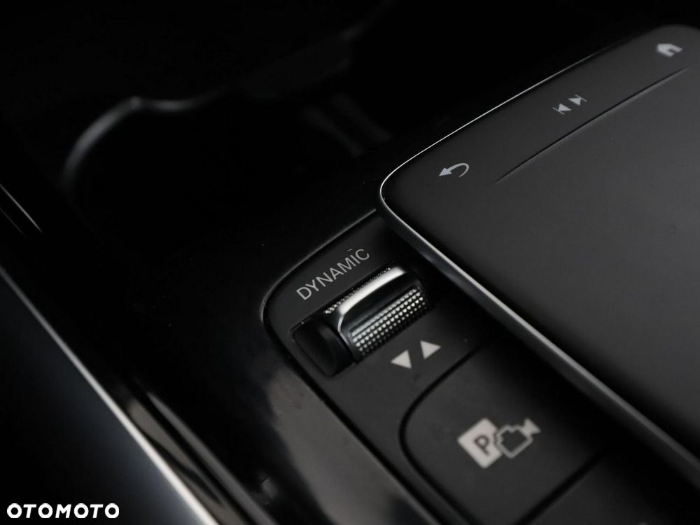 Mercedes-Benz GLA 220 d 4Matic 8G-DCT AMG Line - 32