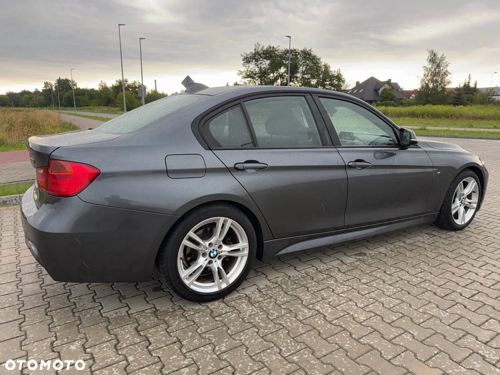 BMW Seria 3 328i Sport-Aut Sport Line - 11