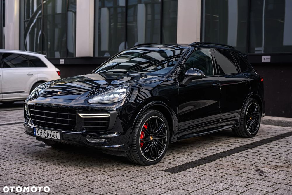 Porsche Cayenne - 2