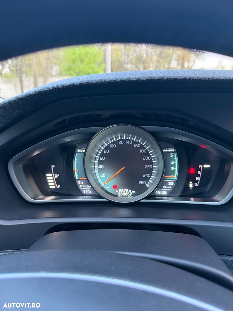 Volvo V40 D2 Aut. Momentum - 13