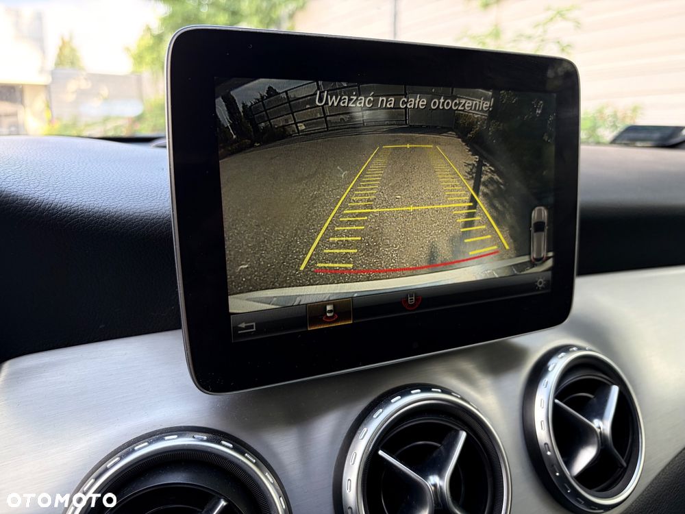 Mercedes-Benz GLA 250 4-Matic AMG Line - 21