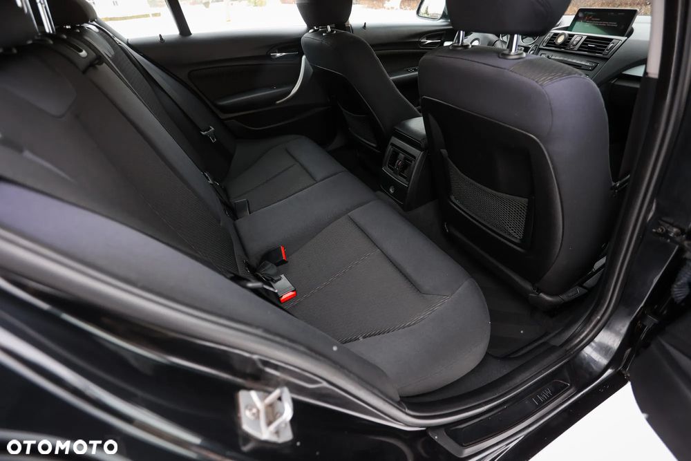 BMW Seria 1 118d Sport Line - 32