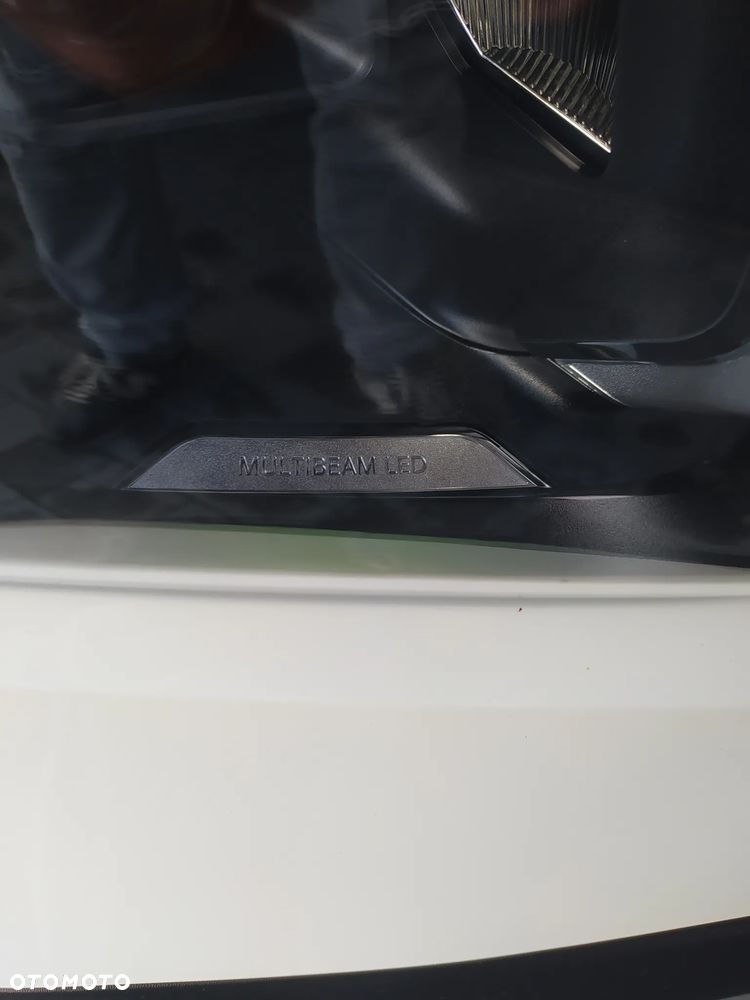 Mercedes-Benz GLB 250 4-Matic AMG Line 8G-DCT - 17