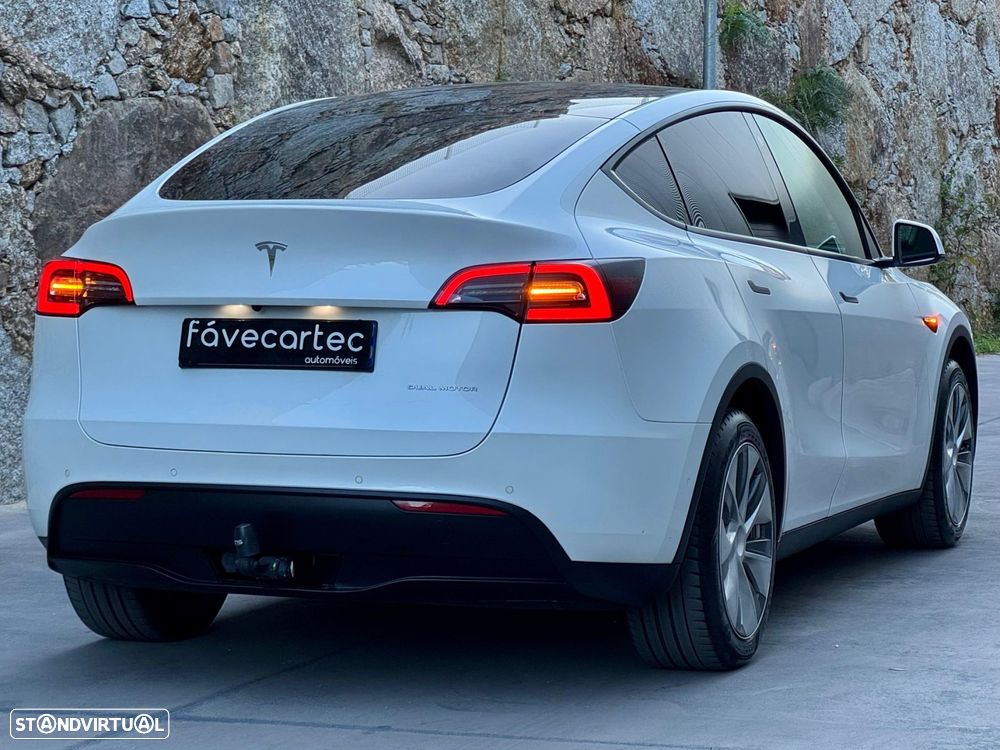 Tesla Model Y Long Range Dual Motor AWD - 17
