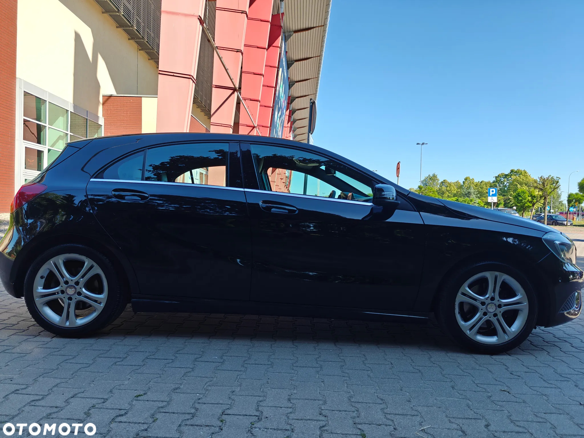Mercedes-Benz Klasa A 180 (BlueEFFICIENCY) 7G-DCT Urban - 25