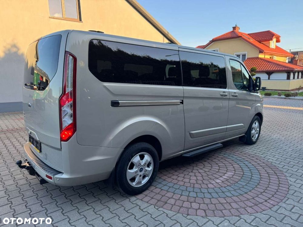 Ford Tourneo Custom - 13