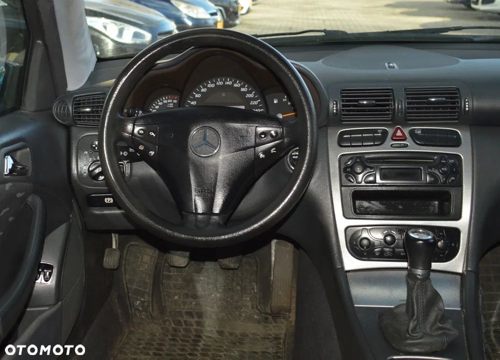 Mercedes-Benz Klasa C 180 - 27