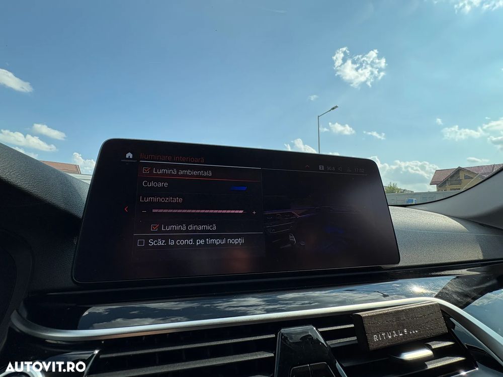 BMW Seria 5 520i AT MHEV - 22
