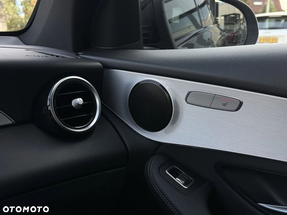 Mercedes-Benz GLC 300 e 4-Matic - 21