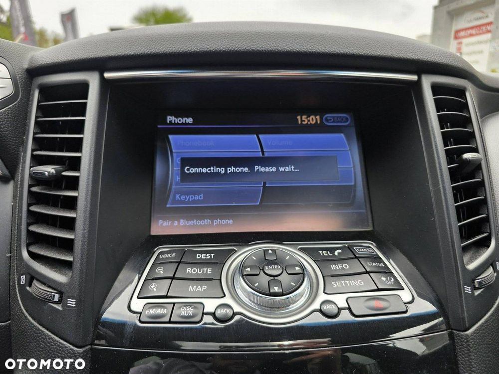 Infiniti QX70 - 23