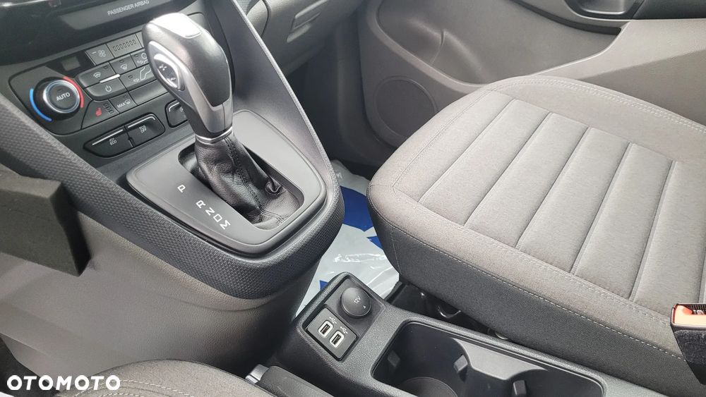 Ford Tourneo Connect Grand - 20