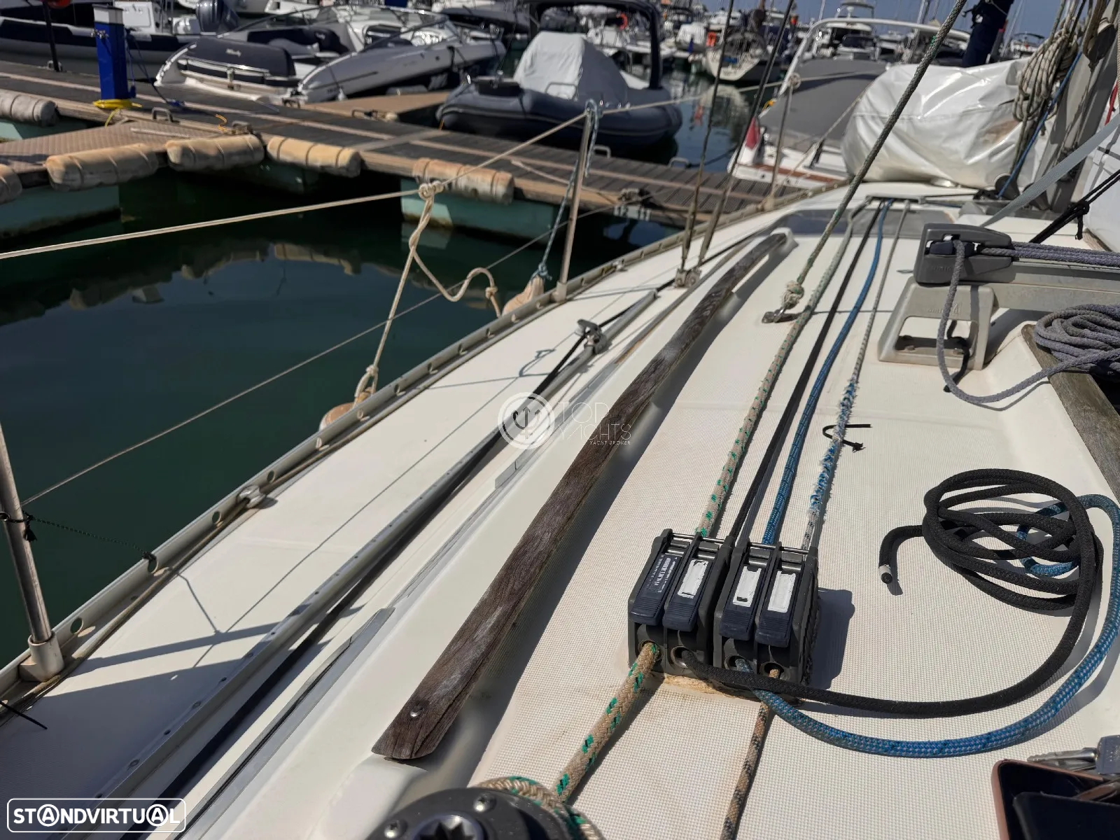 Beneteau Oceanis 320 - 28