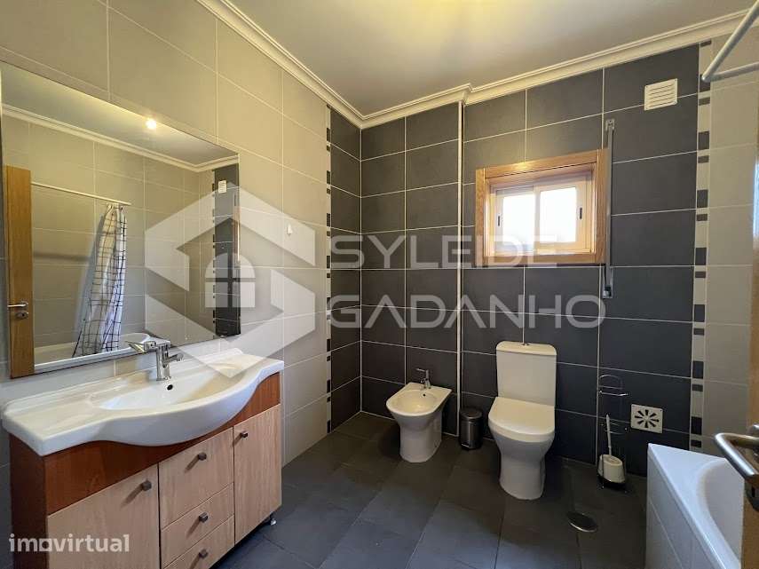 Quarto em apartamento para arrendamento a estudantes na Covilhã - Grande imagem: 5/15