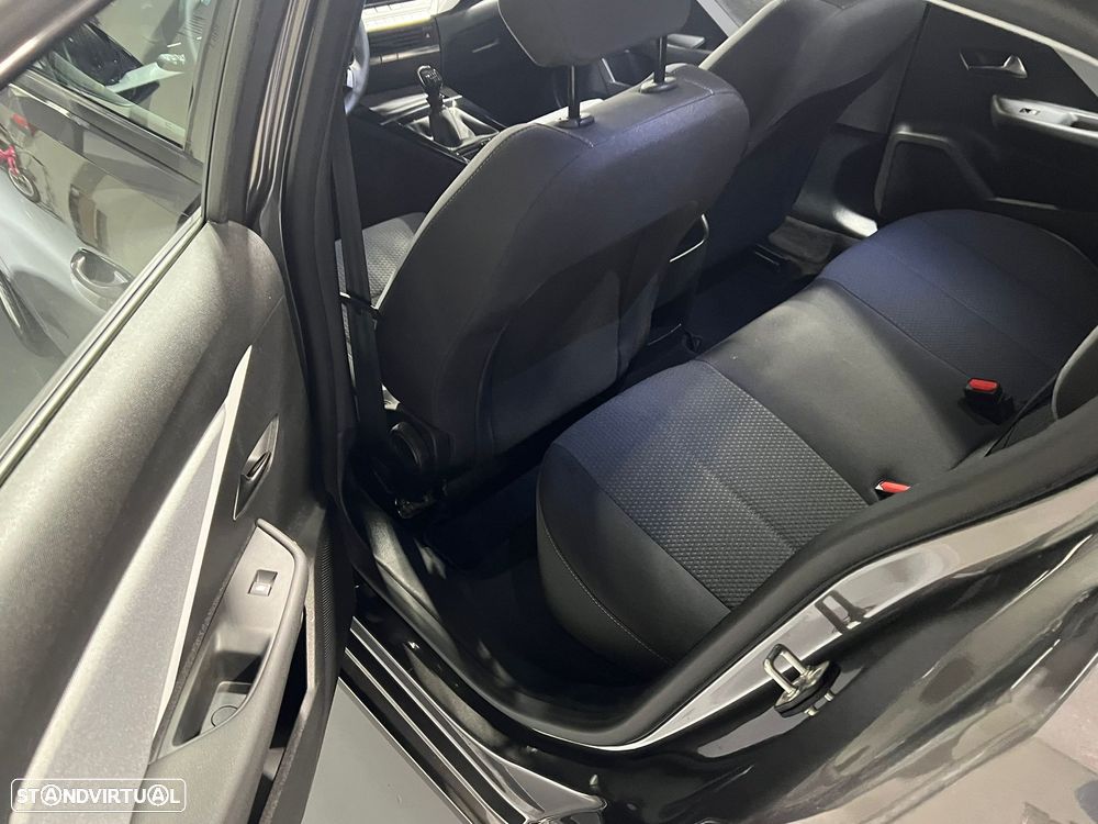 Opel Astra 1.2 T Edition - 12