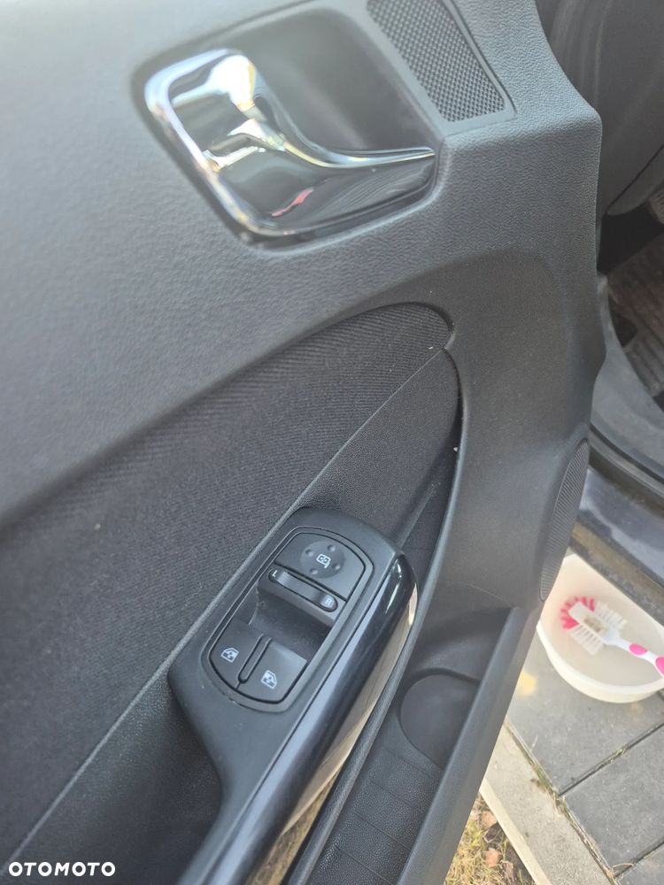 Opel Corsa 1.2 16V Easytronic Cosmo - 6