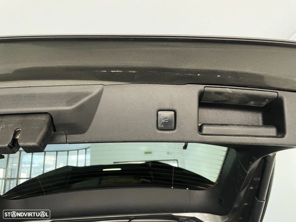 Ford Kuga 1.5 EcoBoost ST-Line X - 23