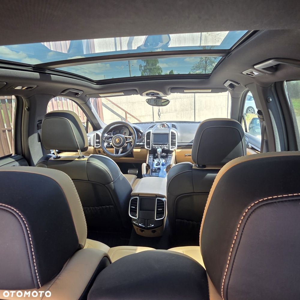 Porsche Cayenne - 6