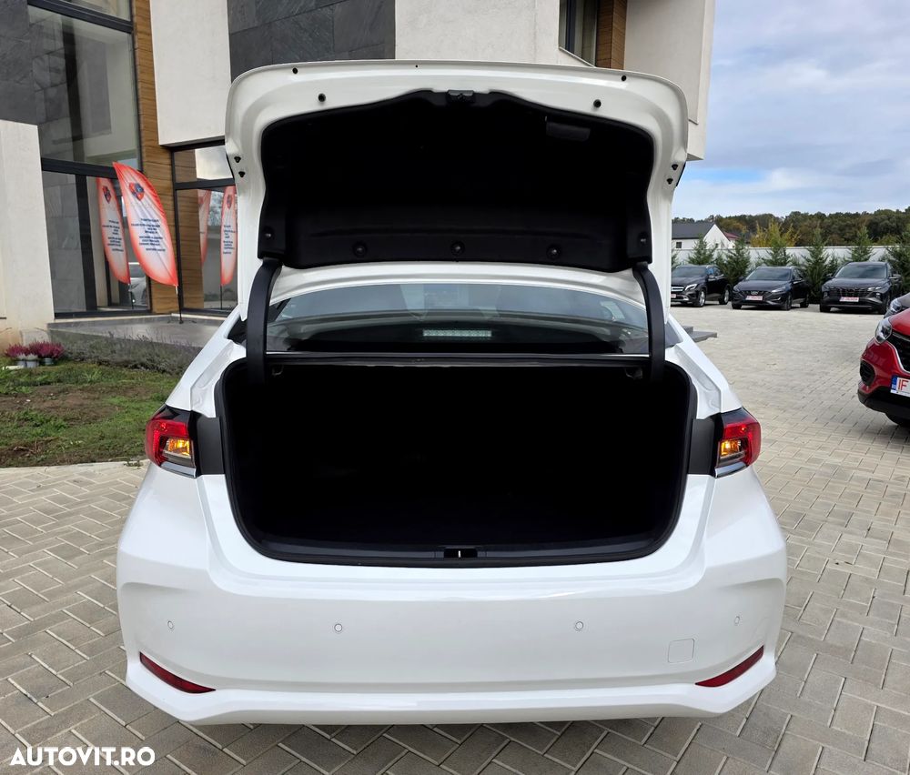 Toyota Corolla Sedan 1.8 HSD Dynamic - 11