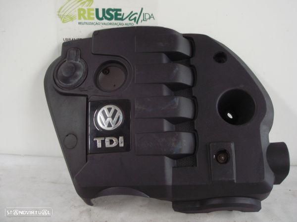 Tampa Do Motor Volkswagen Passat Variant (3B6)