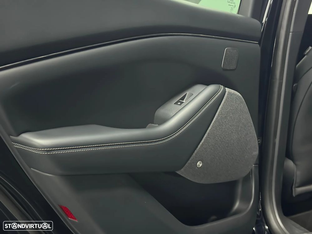 Ford Mustang Mach-E 75.7 kWh Base - 24