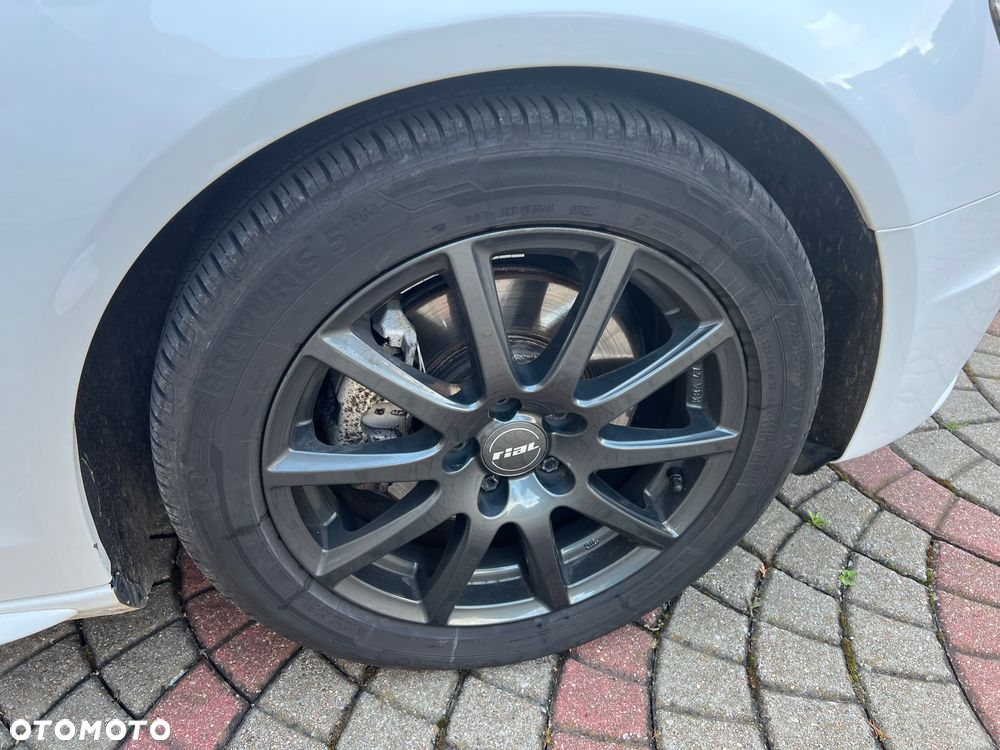 Audi A4 Avant - 28