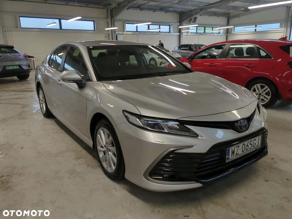 Toyota Camry 2.5 Hybrid Comfort CVT - 2