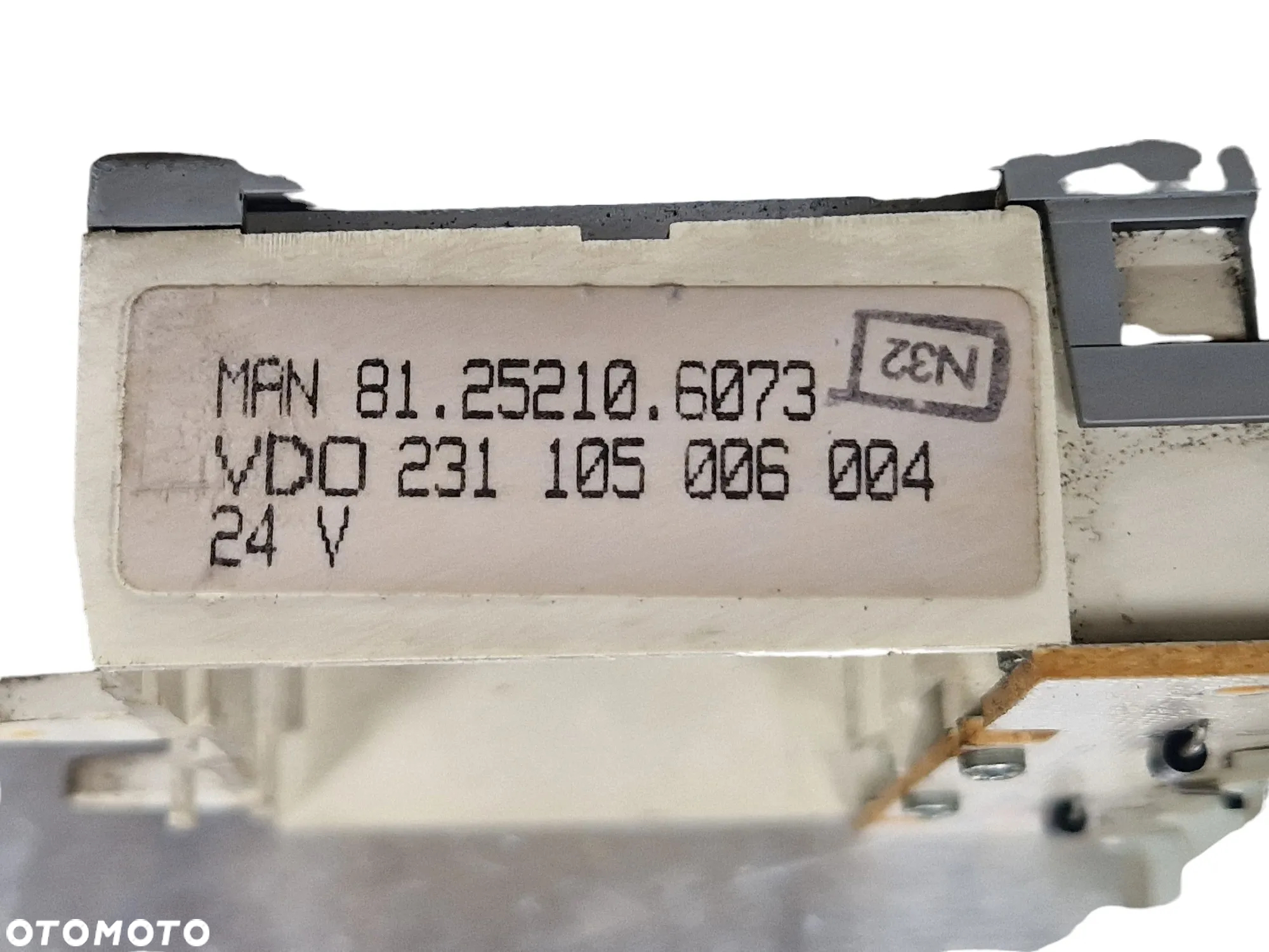 PANEL KONTROLKI MAN L2000 LE 81252106073 - 3