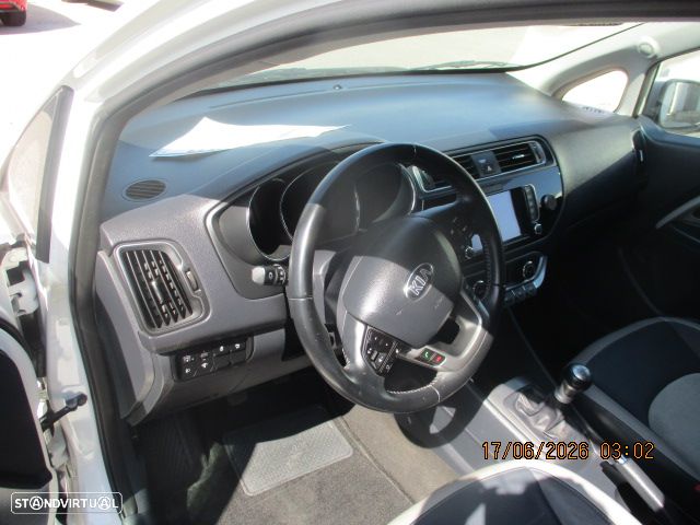 Kia Rio 1.2 Attract - 8