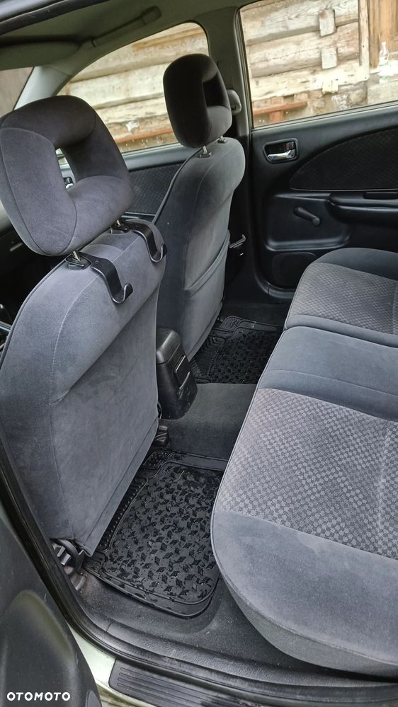 Toyota Avensis 1.6 VVT-i Terra - 13