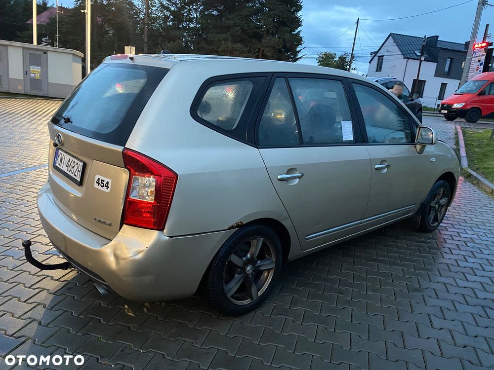 Kia Carens - 6