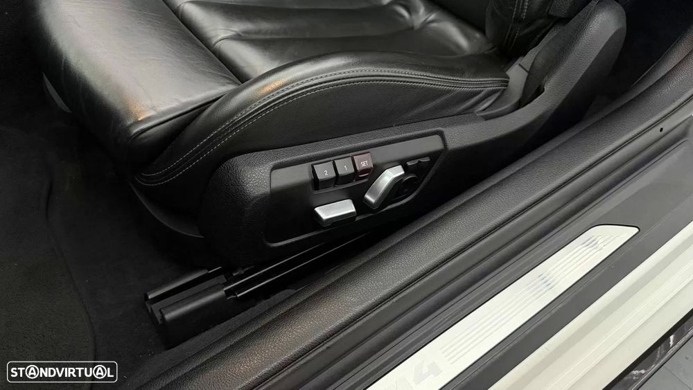 BMW M4 Auto - 30