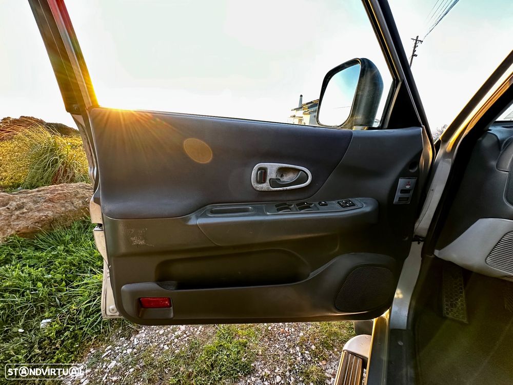 Mitsubishi Pajero Sport 2.5 TD GLS - 20