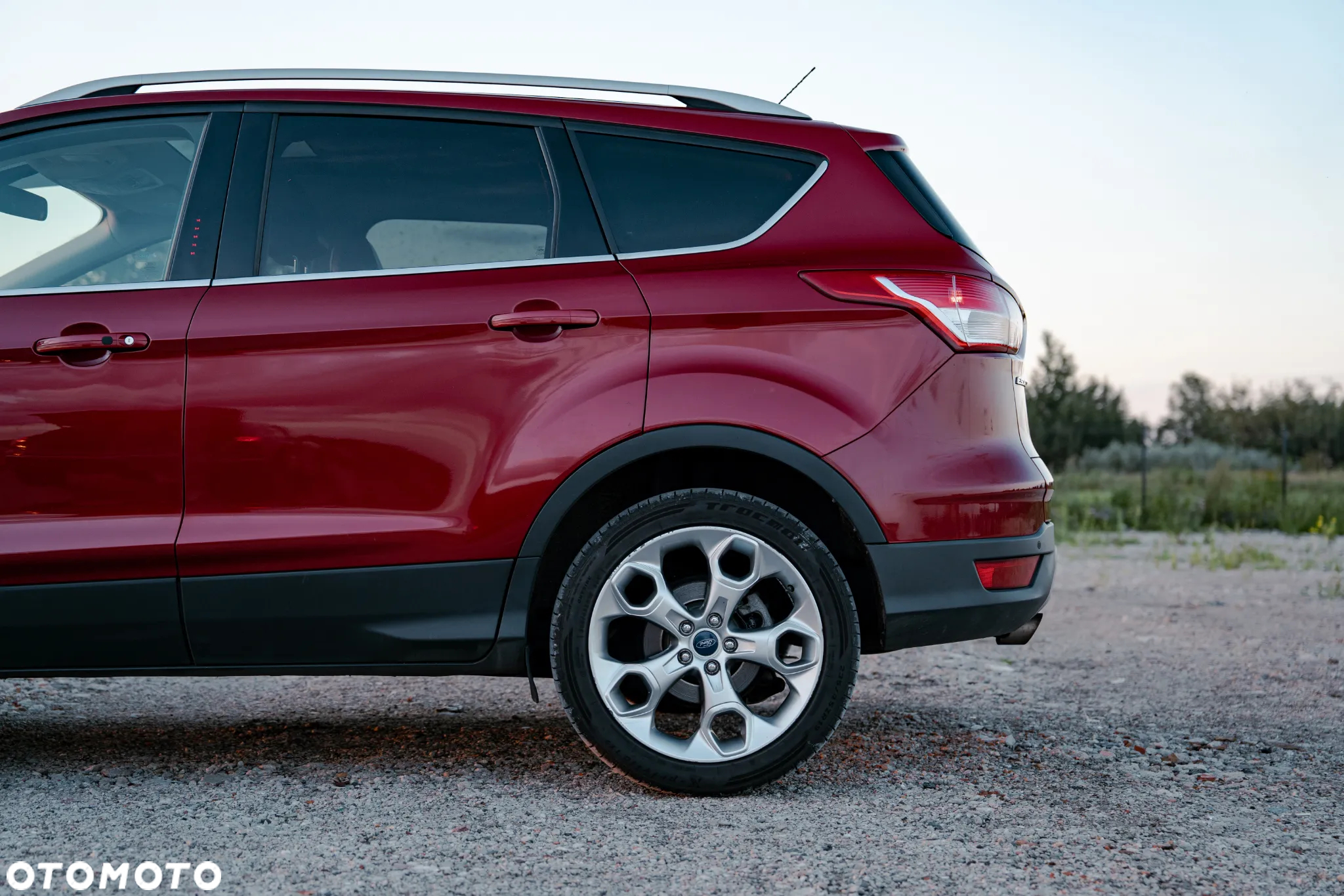 Ford Escape 2.0 EcoBoost AWD Titanium - 12