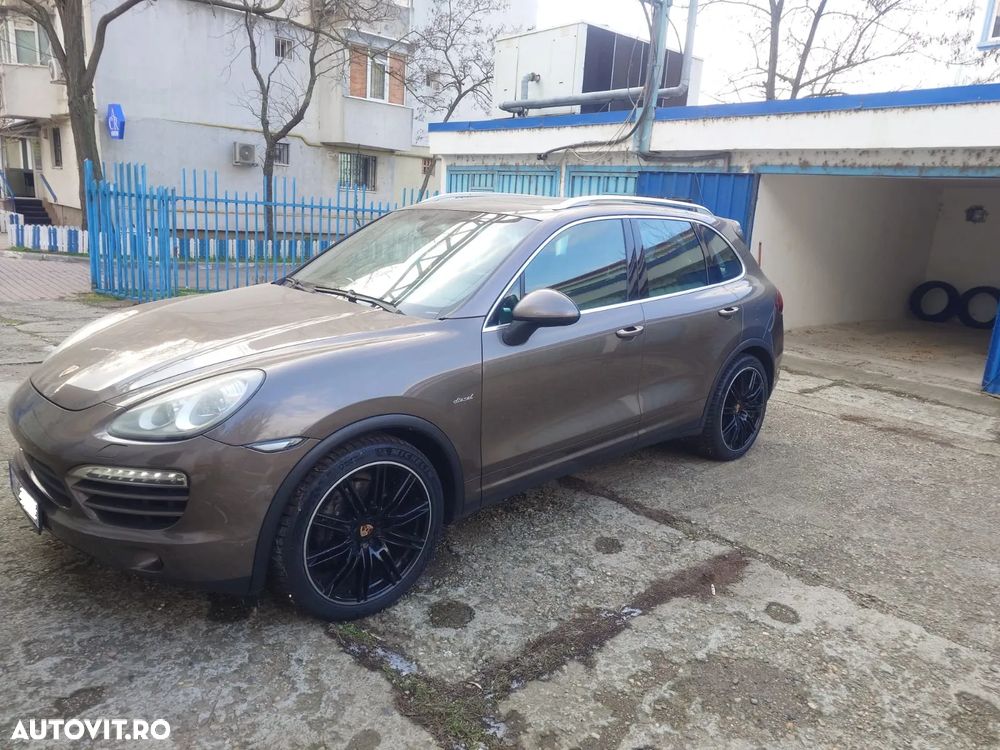 Porsche Cayenne - 1