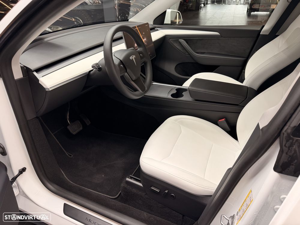 Tesla Model Y RWD - 11