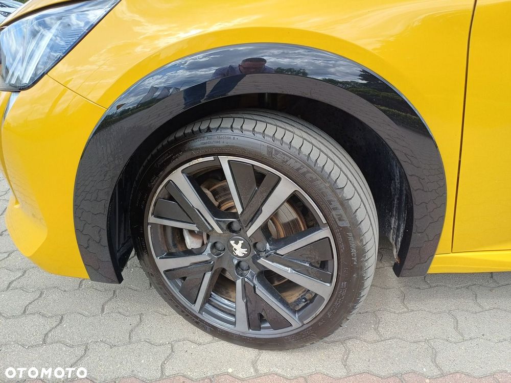 Peugeot 208 - 6