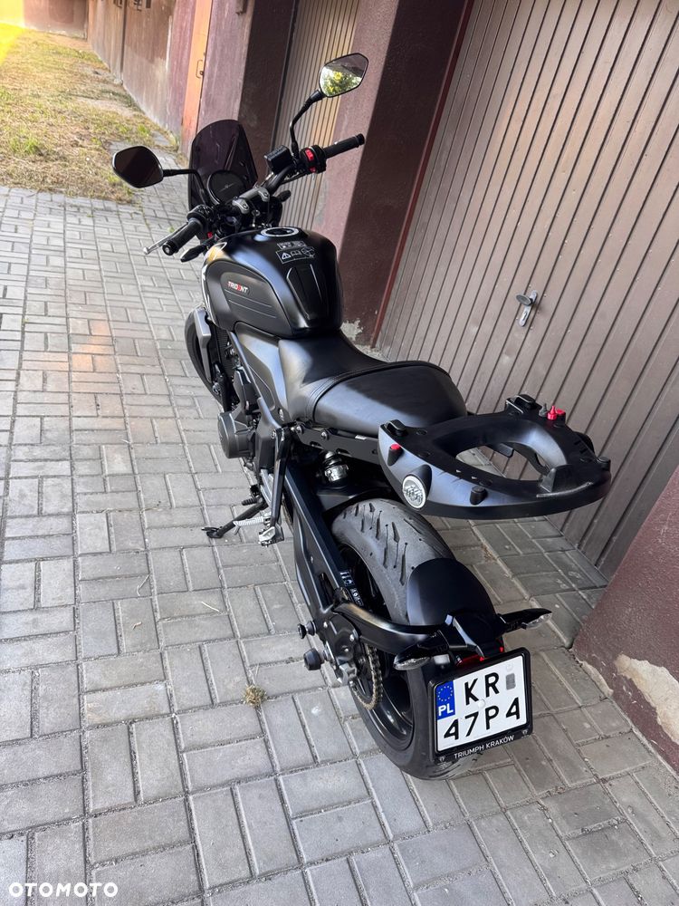 Triumph Trident - 9