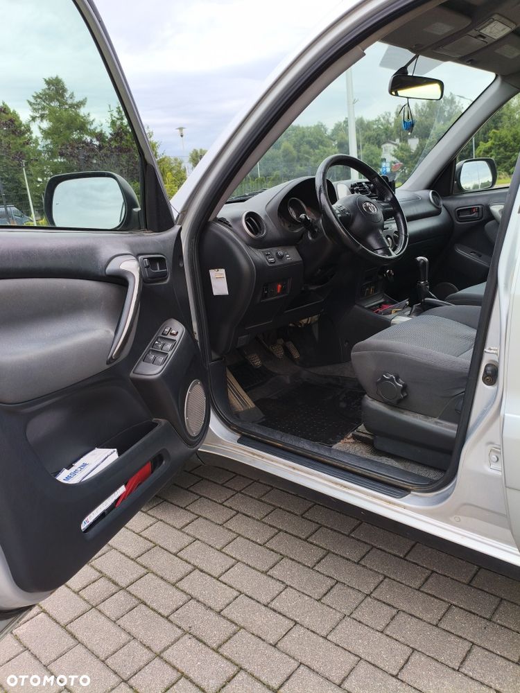 Toyota RAV4 - 7